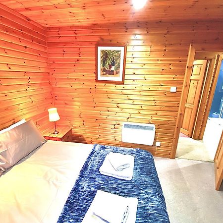 Braemar Lodge Cabins Not For Profit Exterior foto