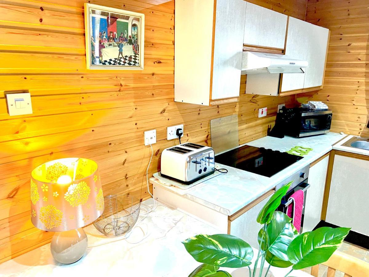 Braemar Lodge Cabins Not For Profit Exterior foto